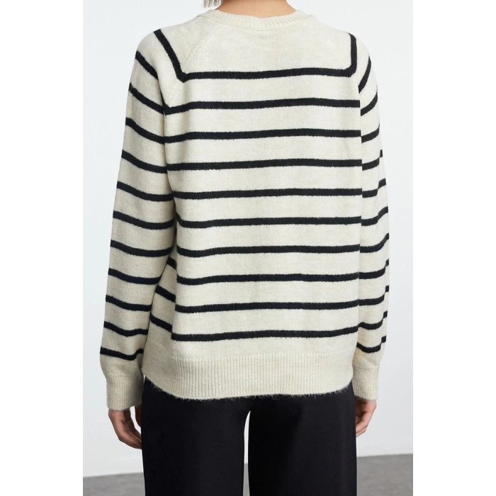 Kadın Moda Şık Bisiklet Yaka Standart Kol Regular Yumuşak Dokulu Basic Çizgili Triko Kazak