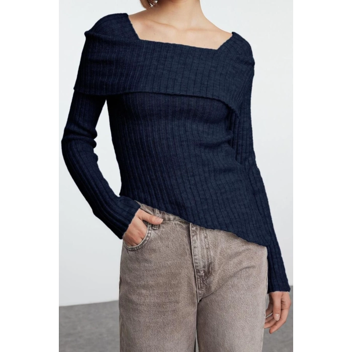 Women Fashion Stylish Carmen Collar Standard Sleeve Regular Collar Detailed Hem Asymmetric Knitwear Sweater
