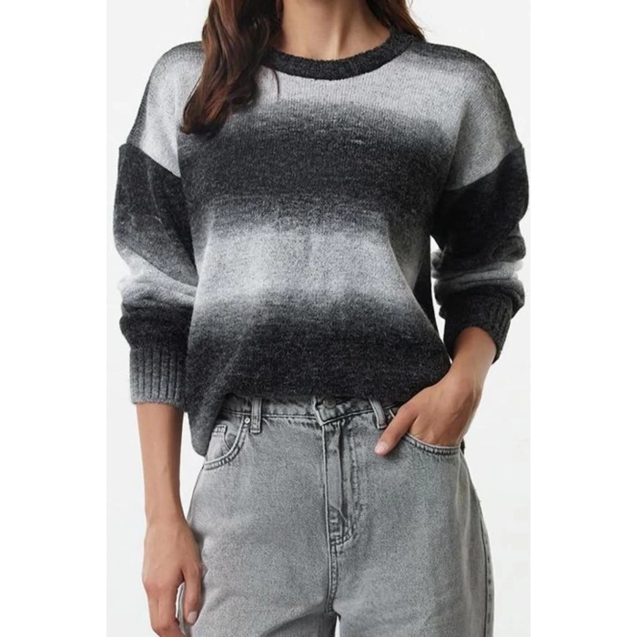 Women Fashion Stylish Crew Neck Standard Sleeve Regular Soft Texture Color Block Knitwear Sweater