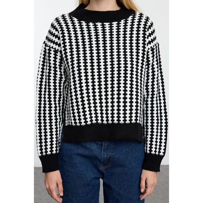 Women Fashion Stylish Crew Neck Standard Sleeve Regular Basic Striped Knitwear Sweater