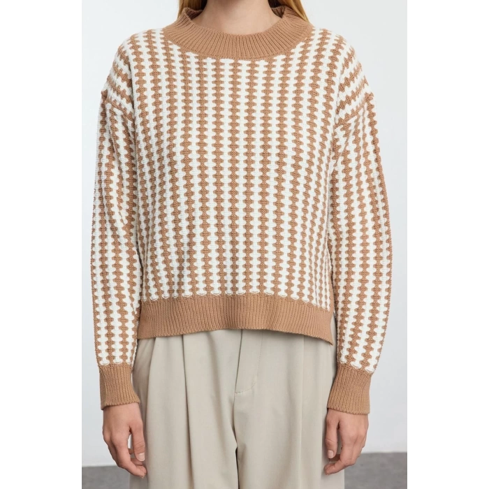 Women Fashion Stylish Crew Neck Standard Sleeve Regular Basic Striped Knitwear Sweater