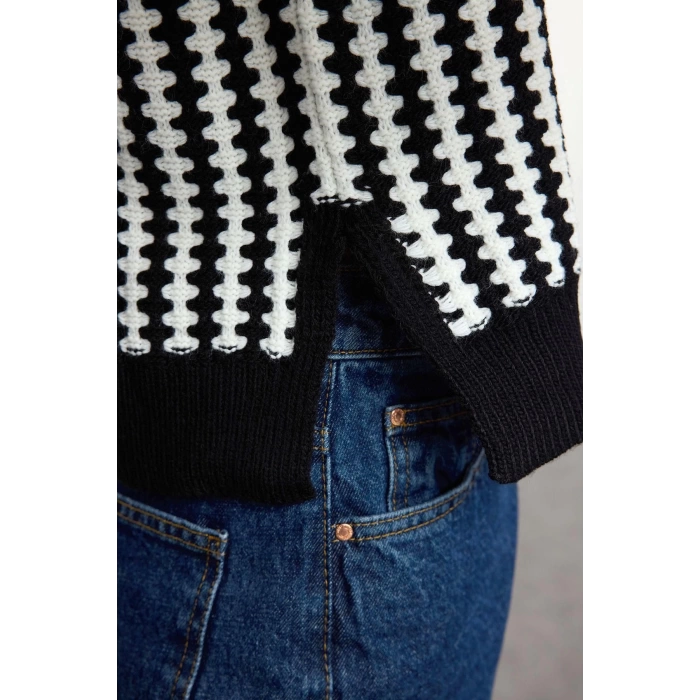 Women Fashion Stylish Crew Neck Standard Sleeve Regular Basic Striped Knitwear Sweater