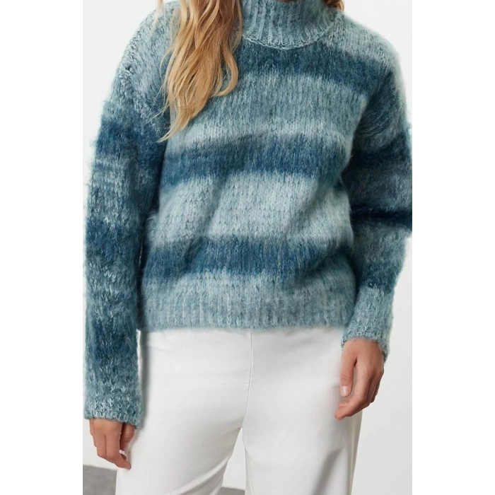 Women Fashion Stylish Stand Collar Standard Sleeve Regular Soft Texture Knitwear Sweater
