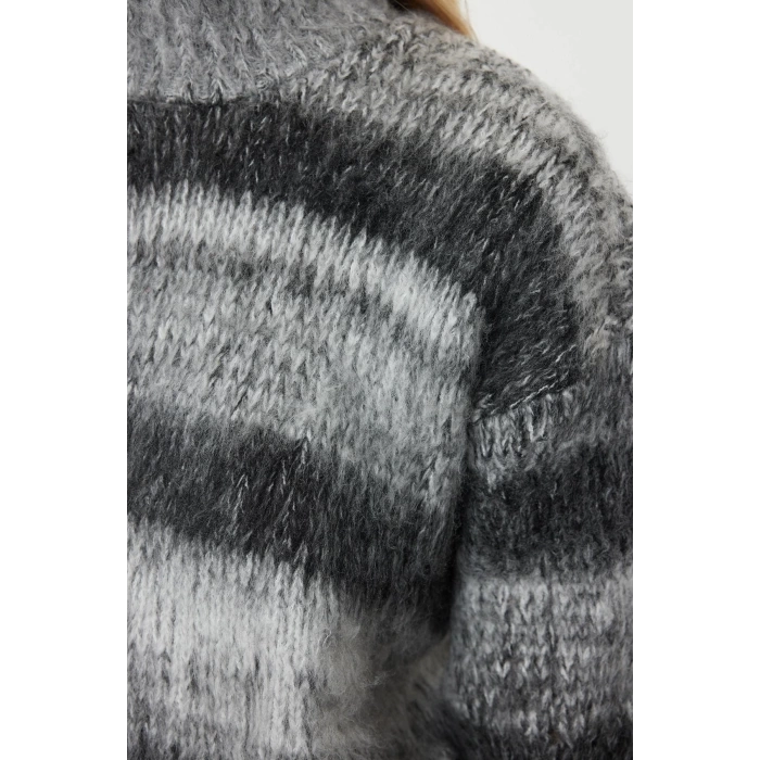 Women Fashion Stylish Stand Collar Standard Sleeve Regular Soft Texture Knitwear Sweater