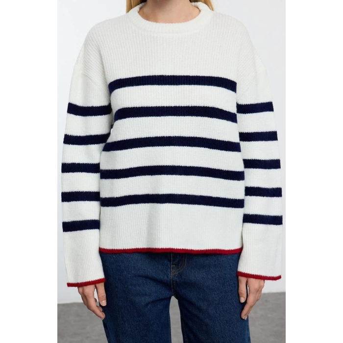 Women Fashion Crew Neck Standard Sleeve Regular Soft Texture Wide Cut Basic Striped Knitwear Sweater