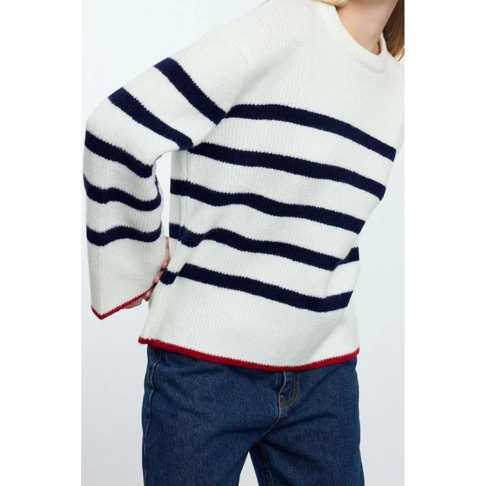Women Fashion Crew Neck Standard Sleeve Regular Soft Texture Wide Cut Basic Striped Knitwear Sweater