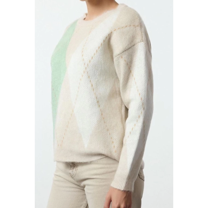 Women Fashion Stylish Crew Neck Standard Sleeve Regular Soft Textured Diamond Patterned Knitwear Sweater