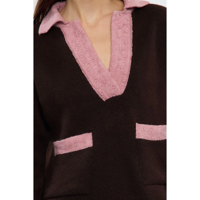 Women Fashion Stylish Polo Neck Standard Sleeve Regular Soft Texture Color Block Knitwear Sweater