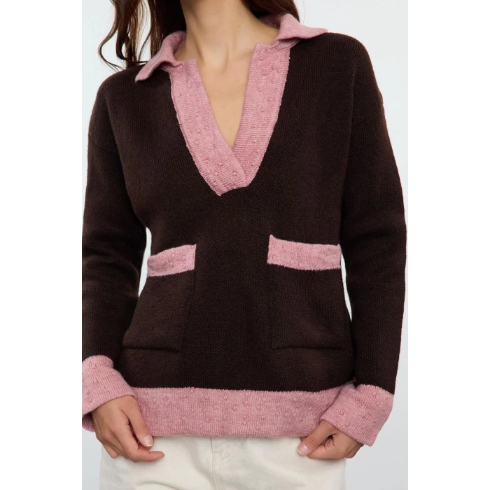Women Fashion Stylish Polo Neck Standard Sleeve Regular Soft Texture Color Block Knitwear Sweater
