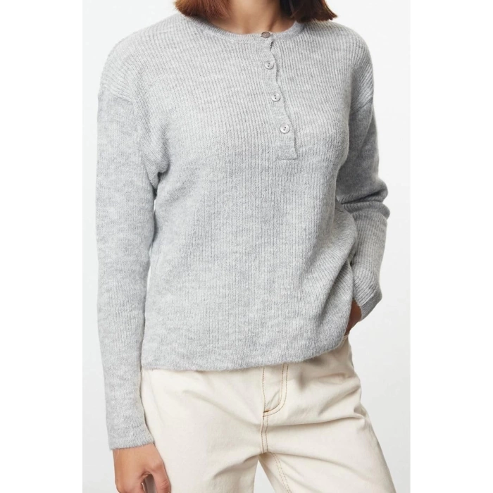 Women Fashion Stylish Crew Neck Standard Sleeve Regular Soft Texture Wide Pattern Basic Knitwear Sweater