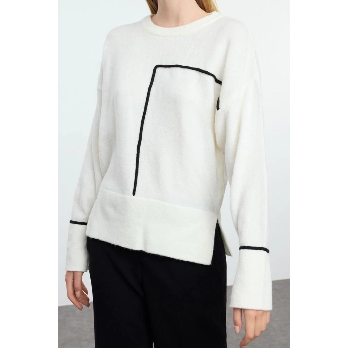 Women Fashion Stylish Crew Neck Standard Sleeve Regular Soft Texture Color Block Knitwear Sweater
