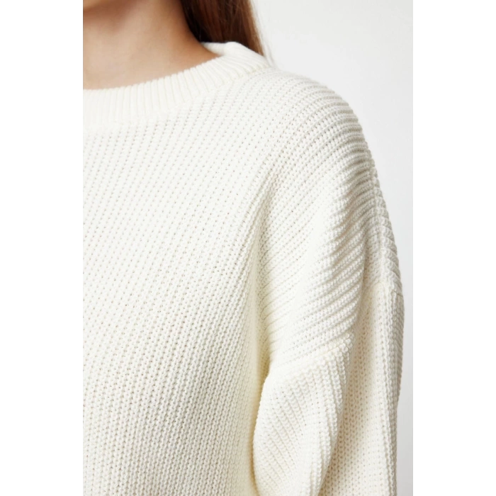 Women Fashion Stylish Crew Neck Standard Sleeve Regular Wide Fit Ribbed Knitwear Sweater