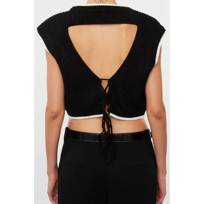 Women Fashion Stylish Crew Neck Regular Sleeve Crop Knit Sweater