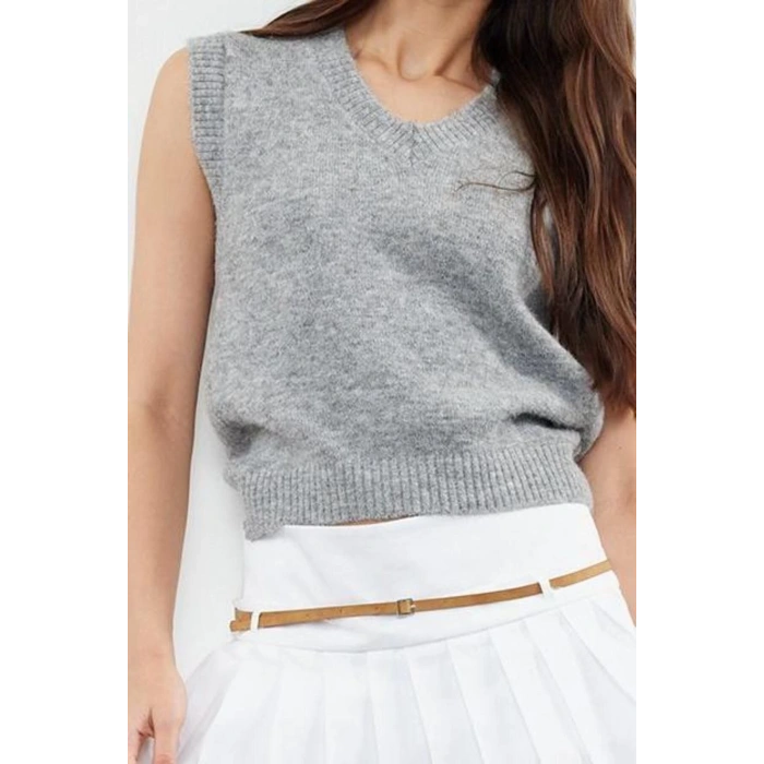 Women Fashion Stylish V Neck Regular Sleeve Wool Knitted Sweater