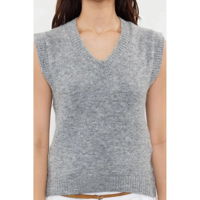 Women Fashion Stylish V Neck Regular Sleeve Wool Knitted Sweater