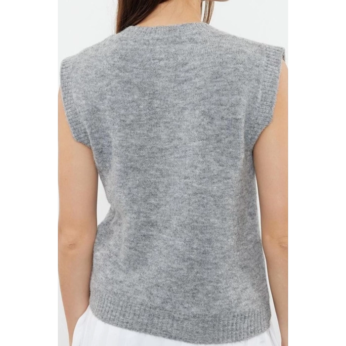 Women Fashion Stylish V Neck Regular Sleeve Wool Knitted Sweater