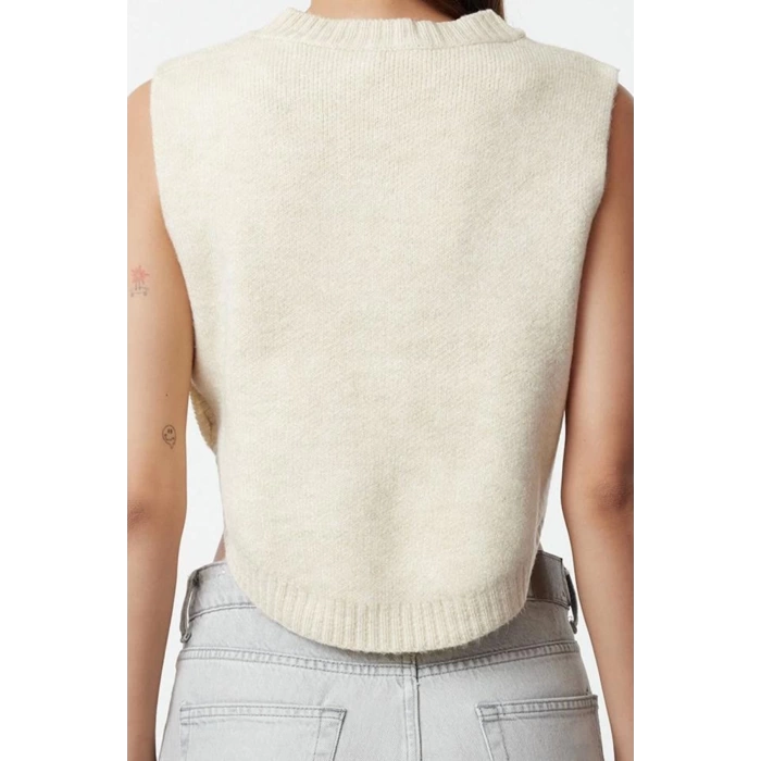 Women Fashion Stylish Crew Neck Regular Sleeve Crop Soft Texture Buttoned Knitted Sweater