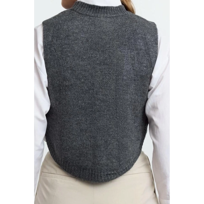 Women Fashion Stylish Crew Neck Regular Sleeve Crop Soft Texture Buttoned Knitted Sweater