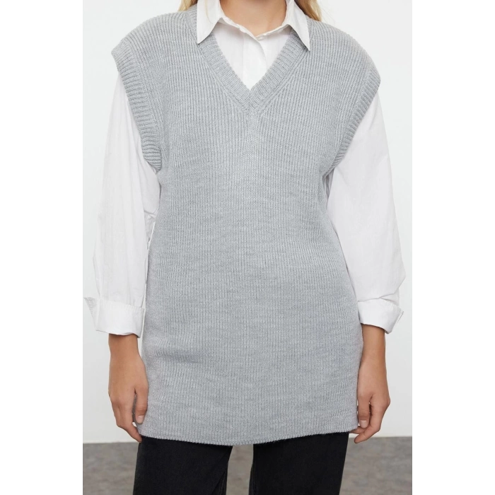 Women Fashion Stylish V Neck Standard Sleeve Regular Knitted Sweater