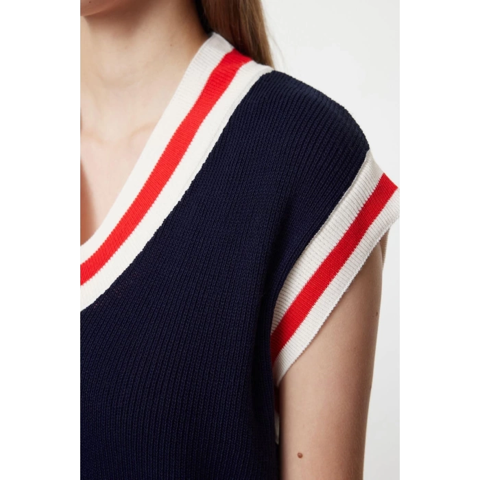 Women Fashion Stylish V Neck Standard Sleeve Regular Knitted Sweater