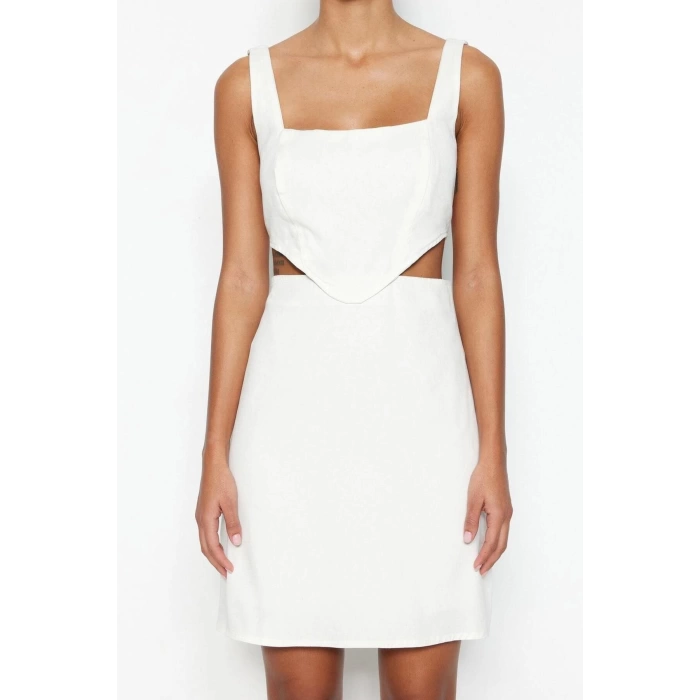 Kadın Moda Mini Boy Kare Yaka Relaxed A-Kesim Pamuklu Pencere Cut Out Detaylı Detaylı Dokuma Elbise