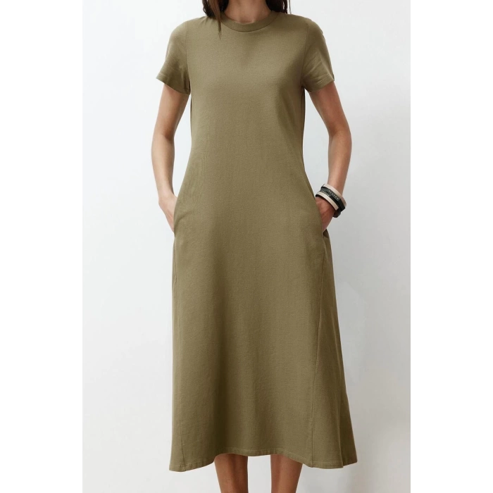 Women Fashion Stylish Midi Length Crew Neck Relaxed Pocket Premium A-Line Knitted Dress