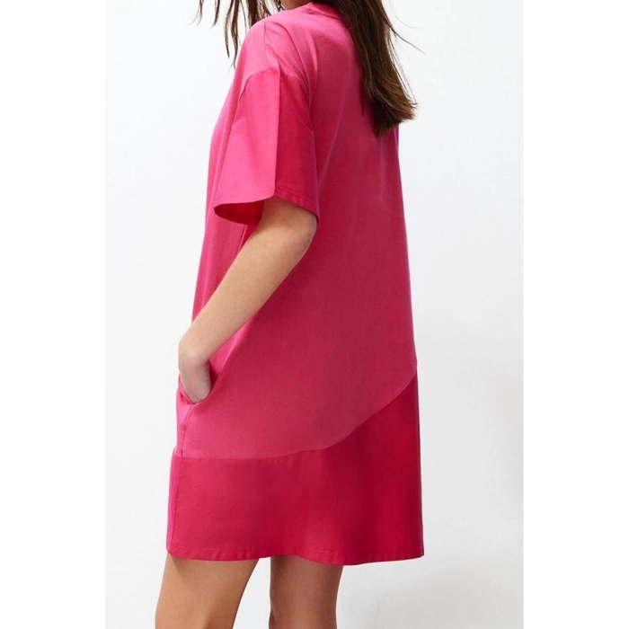 Women Fashion Stylish Midi Length Crew Neck Relaxed Plain Knitted Dress