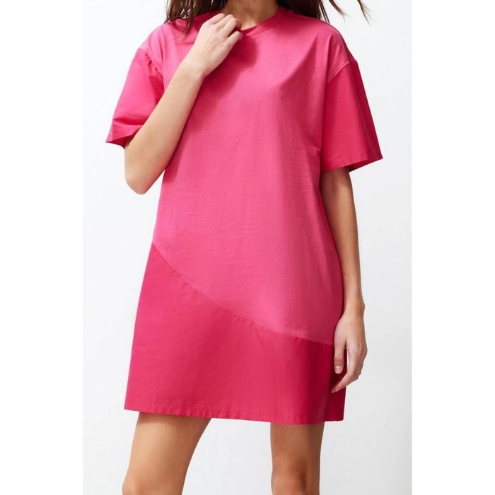 Women Fashion Stylish Midi Length Crew Neck Relaxed Plain Knitted Dress