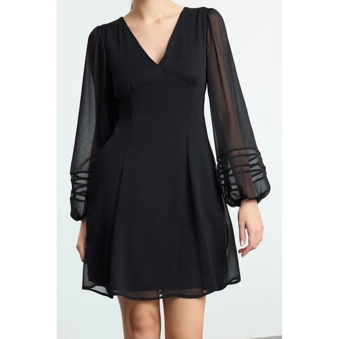 Women Fashion Stylish Mini Length V Neck Regular A Cut Accessory Detailed Chiffon Lined Woven Dress