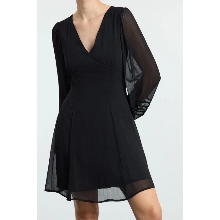 Women Fashion Stylish Mini Length V Neck Regular A Cut Accessory Detailed Chiffon Lined Woven Dress