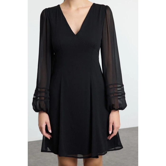 Women Fashion Stylish Mini Length V Neck Regular A Cut Accessory Detailed Chiffon Lined Woven Dress
