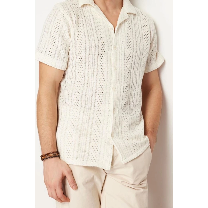 Erkek Moda Kısa Kol Dokuma Ekru Regular Fit Apaş Yaka Triko Görünümlü Gömlek