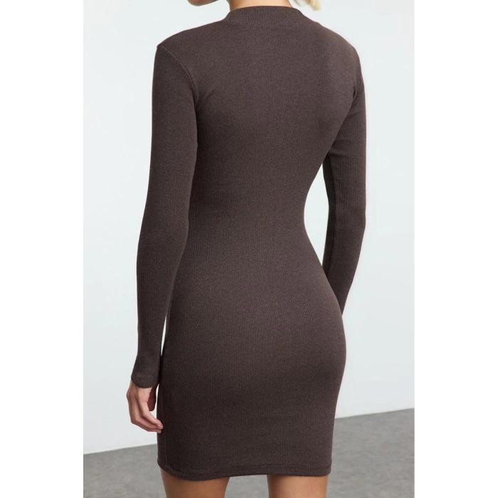 Kadın Moda Şık Mini Boy Dik Yaka Slim Vücuda Oturan Yarım Balıkçı Yaka Fitilli Esnek Örme Elbise