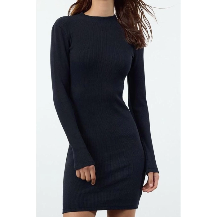 Kadın Moda Şık Mini Boy Dik Yaka Slim Vücuda Oturan Yarım Balıkçı Yaka Fitilli Esnek Örme Elbise