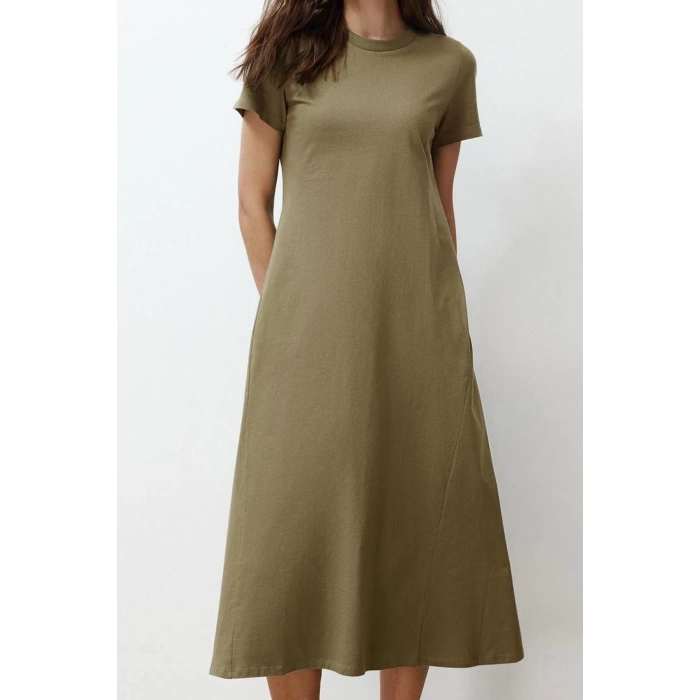 Women Fashion Stylish Midi Length Crew Neck Relaxed Pocket Premium A-Line Knitted Dress