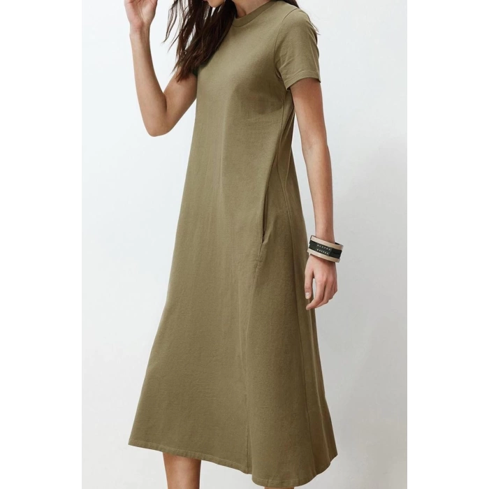 Women Fashion Stylish Midi Length Crew Neck Relaxed Pocket Premium A-Line Knitted Dress