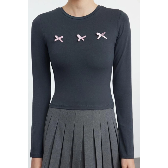 Style Women Bow Detail Short Body-Sit Blouse Crop Knitted Slim Pattern