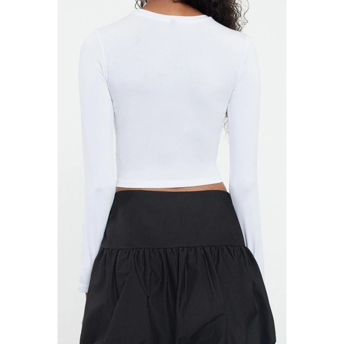 Style Women Bow Detail Short Body-Sit Blouse Crop Knitted Slim Pattern