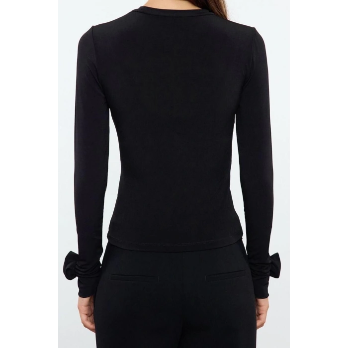 Stil Kadın Gül Detaylı Fitted Vucuda Oturan Kollu Esnek Bluz Regular Örme Slim Kalıp