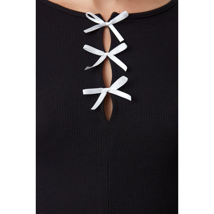 Style Womens Bow and Cut Out Detailed Body-Fitting Blouse Regular Knitted Slim Pattern