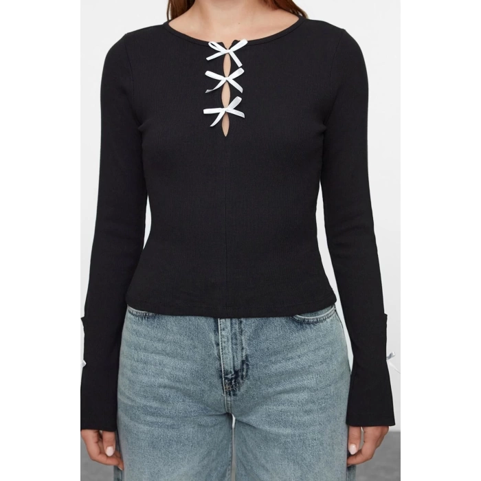 Style Womens Bow and Cut Out Detailed Body-Fitting Blouse Regular Knitted Slim Pattern