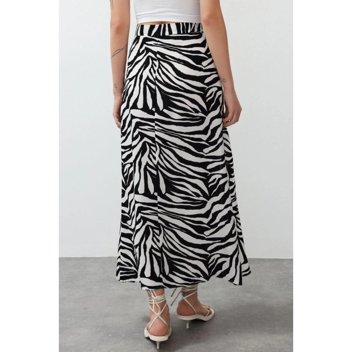 Fashion Regular Plain Pattern Casual Midi Length Slit Detailed Woven Skirt