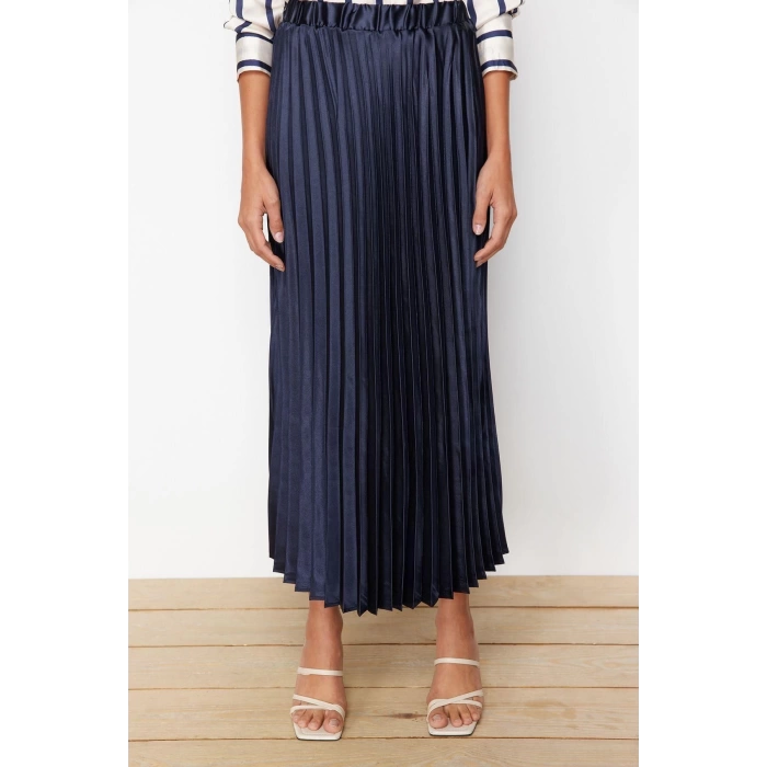 Fashion Regular Plain Pattern Chic Night Midi Length Pleated Satin Fabric Maxi Length Woven Skirt