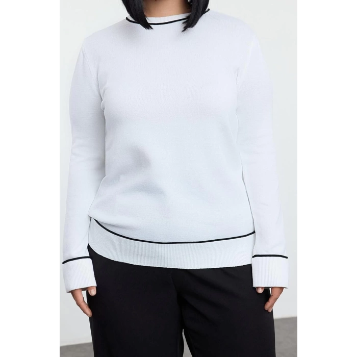 Style Modern Women Long Standard Sleeve Crew Neck Plus Size Striped Soft Touch Thin Knitwear Sweater