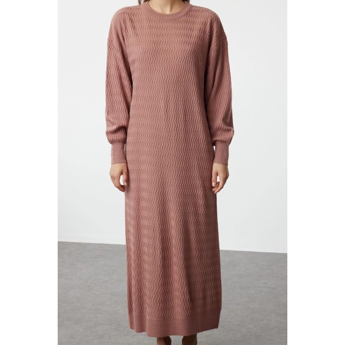 Moda Stil Relaxed Bisiklet Yaka Maxi Boy Tesettür Kendinden Desenli Triko Elbise