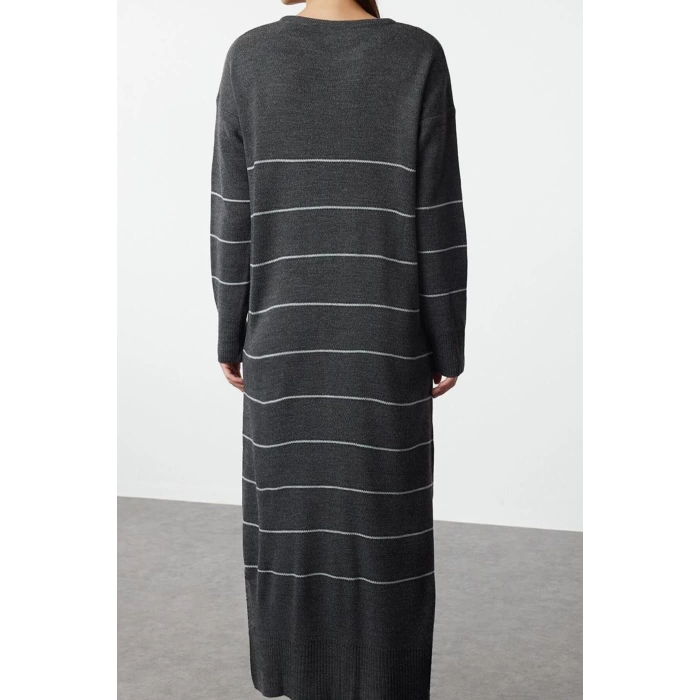 Moda Stil Relaxed Bisiklet Yaka Maxi Boy Tesettür Antrasit Çizgili Uzun Triko Elbise
