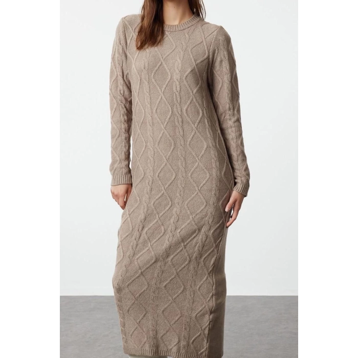 Moda Stil Regular Bisiklet Yaka Maxi Boy Tesettür Saç Örgü Desenli Yumuşak Dokulu Triko Elbise