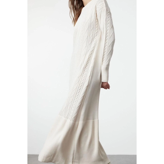 Fashion Style Relaxed Crew Neck Maxi Length Hijab Hair Knitted Patterned Skirt Flounce Knitwear Dress