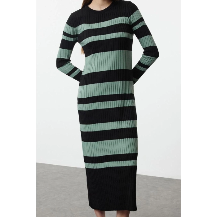 Fashion Style Fitted Crew Neck Maxi Length Hijab Black Color Block Ribbed Knitted Sweater Dress