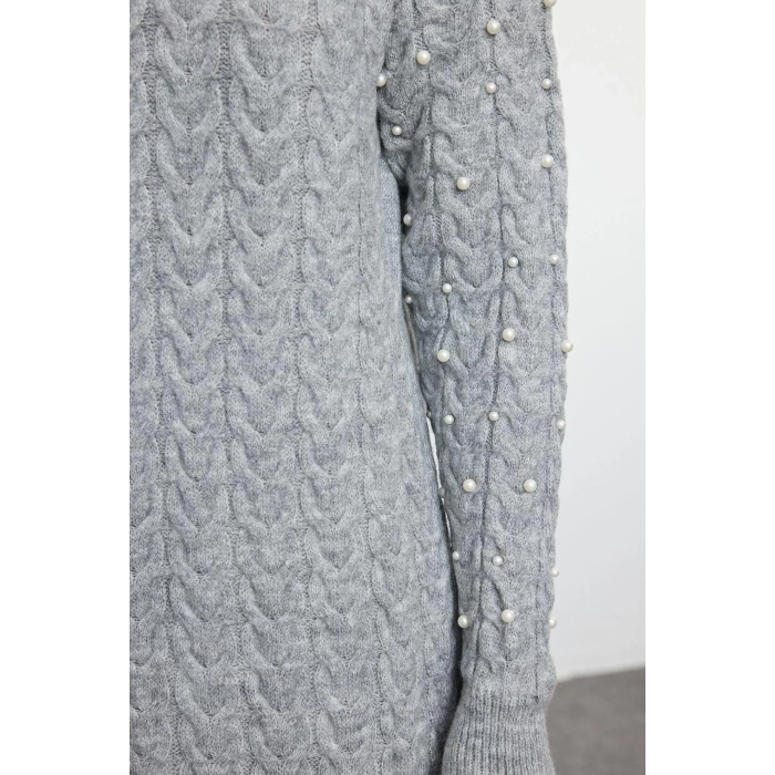 Moda Stil Regular Bisiklet Yaka Maxi Boy Tesettür Saç Örgülü İnci Aksesuarlı Triko Elbise